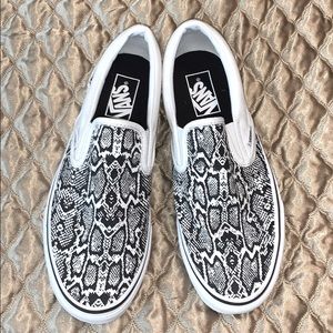 Snake print Vans